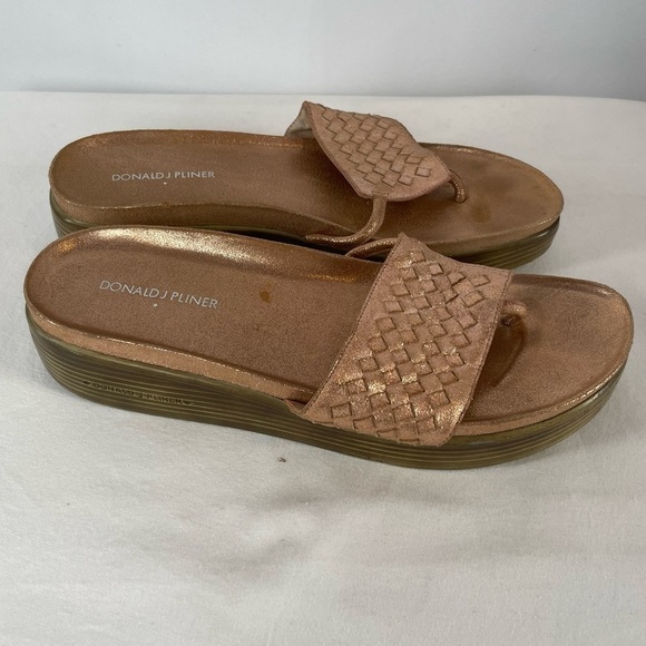 Donald J Pliner Fifi Slip On Cork Sandal in Rose Gold Size 11 - Picture 2 of 7